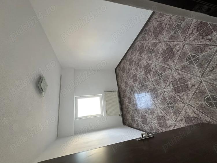 Inchiriez apartament 3 camere - 5