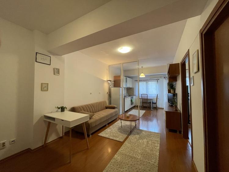 Apartament cu 2 camere de inchiriat in zona Marriott - 2