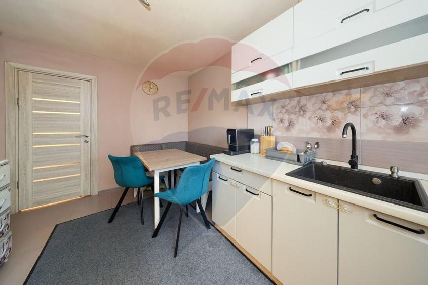 Apartament cu 3 camere de vanzare in zona Vlahuta - 10