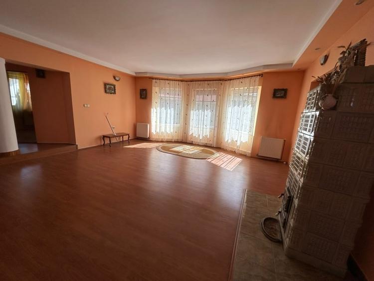 Casa de vanzare , 200 mp , Zona Sebes - 7