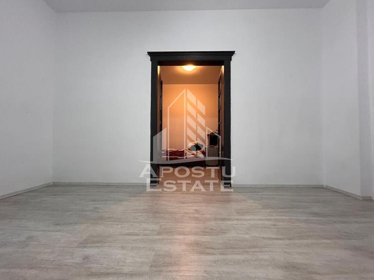 Casă la curte comună, renovată complet în 2024 in zona Iosefin - 4