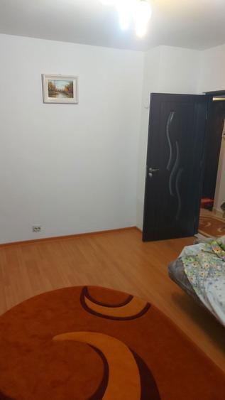 Vand apartament cu o camera, 30m2 utili, etaj 1 - 5