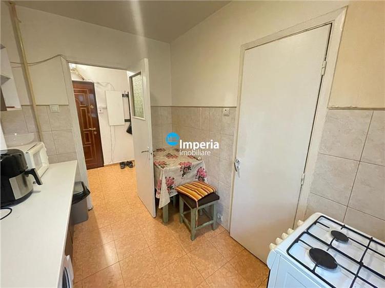 Apartament 3 camere semidecomandat, 67 mp, Podu Ros! - 6