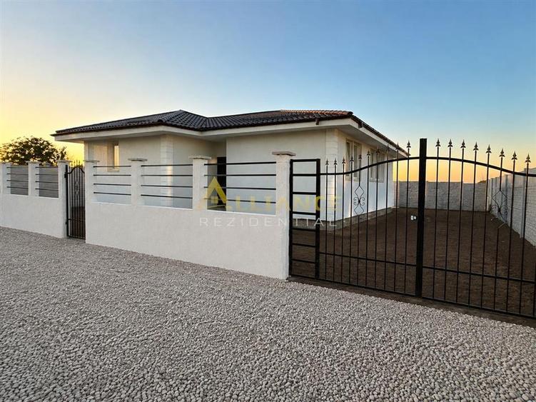 Casa individuala | 4 camere | 3 bai | Teren 369mp - 1