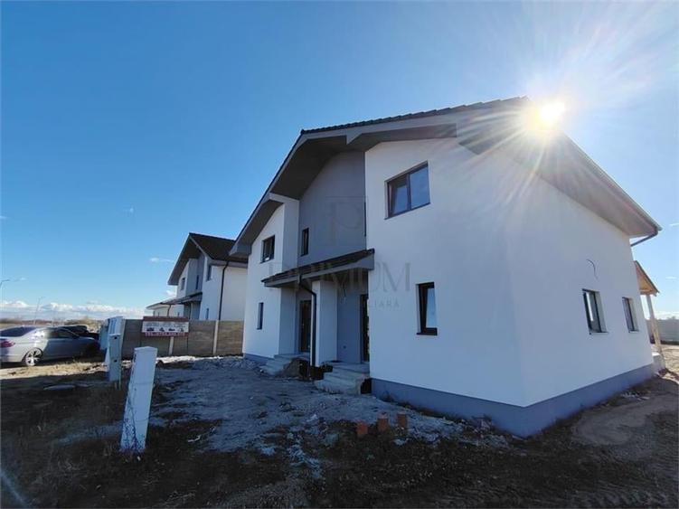 Duplex modern - bucatarie inchisa - zona linistita - teren 375 mp - 1