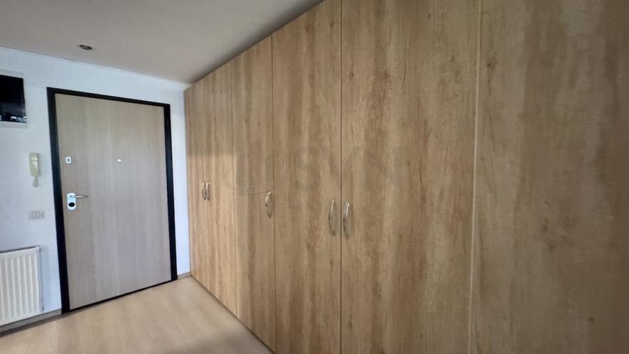 Apartament cu 3 camere semidecomandat, mobilat în Iancu Nicolae