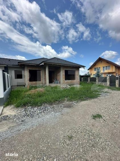 Casă cu 3 camere cu Teren 300 Mp în Central