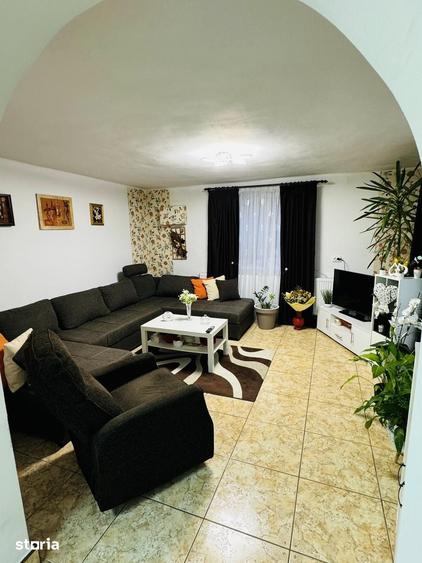 Casă cu 6 camere cu Teren 1000 Mp în Central