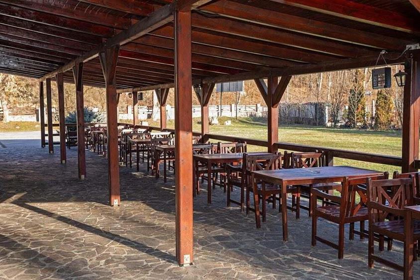 Pensiune, teren 4.460 mp, Hidi?elul de Jos, Bihor. 685.000 Euro (neg). - 8