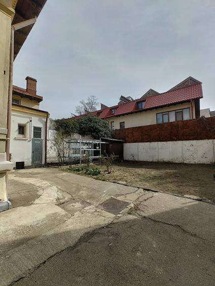 Apartament în vilă istorică - 4 Camere - Curte Generoasă - 24