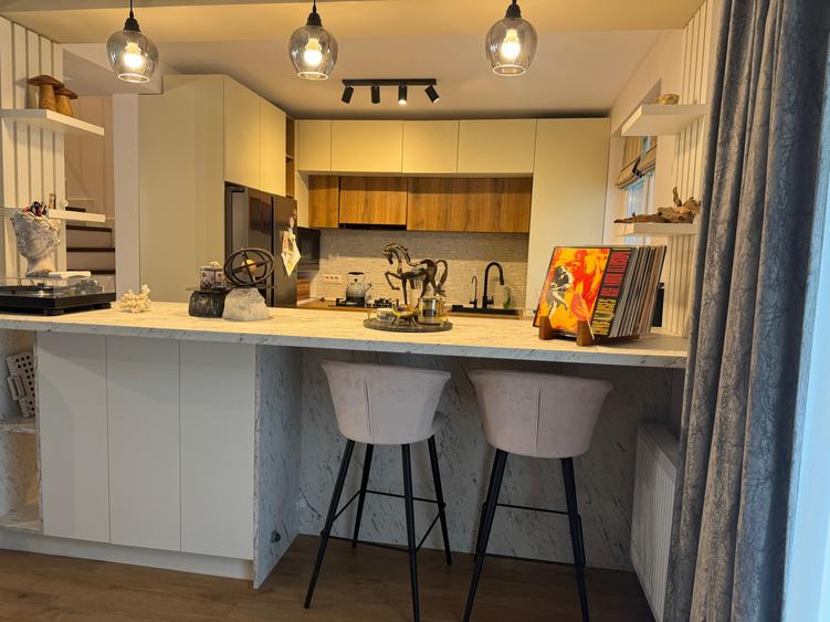 Casa parter +etaj gradina si terasa superba - 5