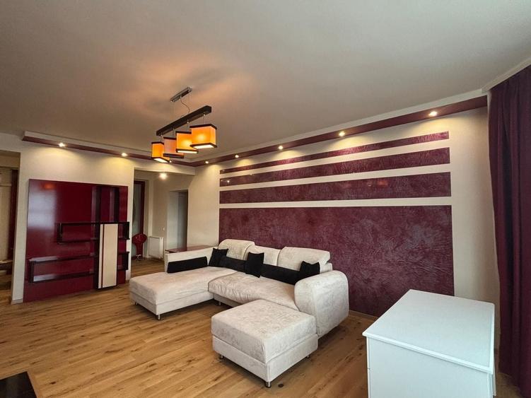 Apartament cu 3 camere decomandat, mobilat în Elisabetin