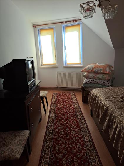 Casa-Vila ultrafinisata in regim D+P+E cu toate utilitatile cu 900 mp,teren - 20