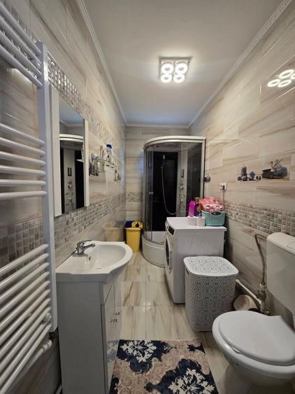 Vand 2 case intr-o curte - 3