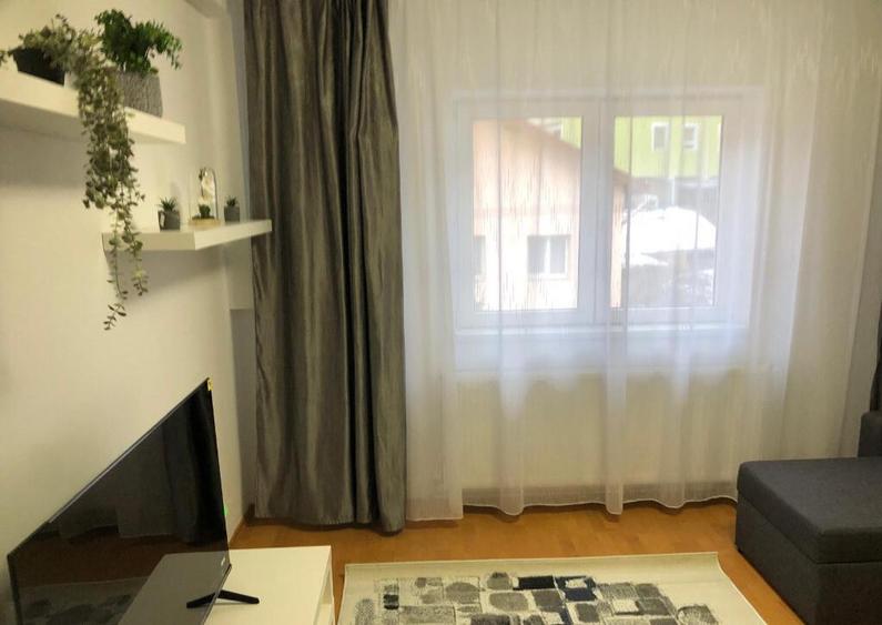 Apartament cu 3 camere, decomandat - zona Centru Civic - 4