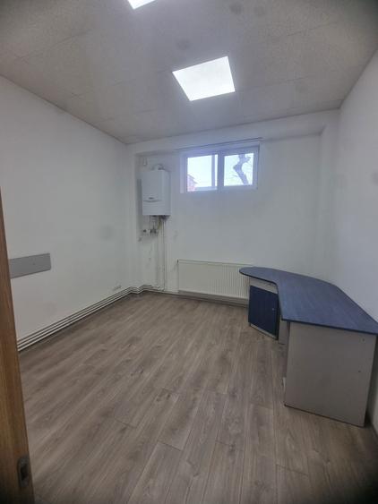 Spatiu comercial 82 mp,deschidere mare la strada, Micro 12 Targoviste - 5