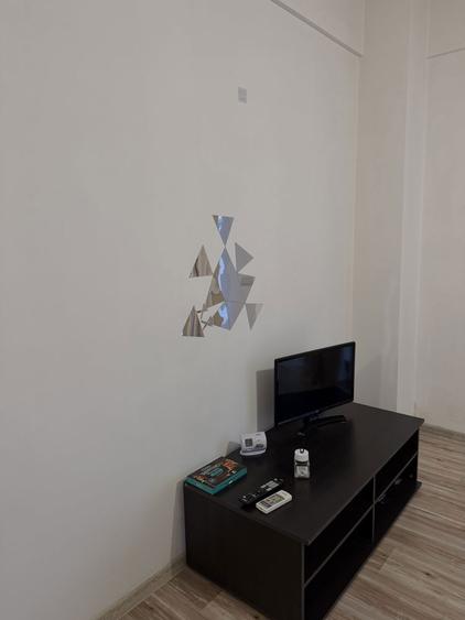 Inchiriez garsoniera - 2