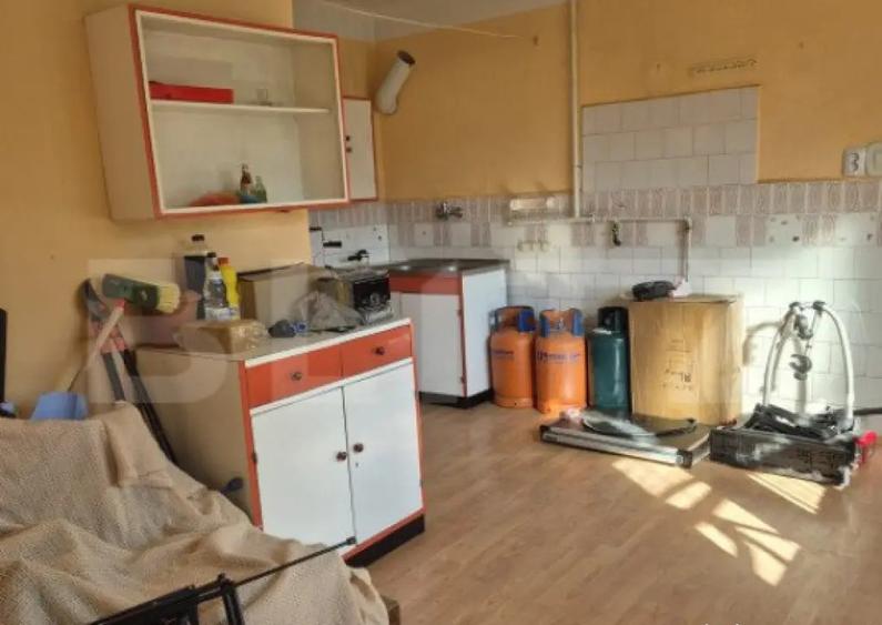 Casa cu 3 camere, zona 7 Noiembrie - 12