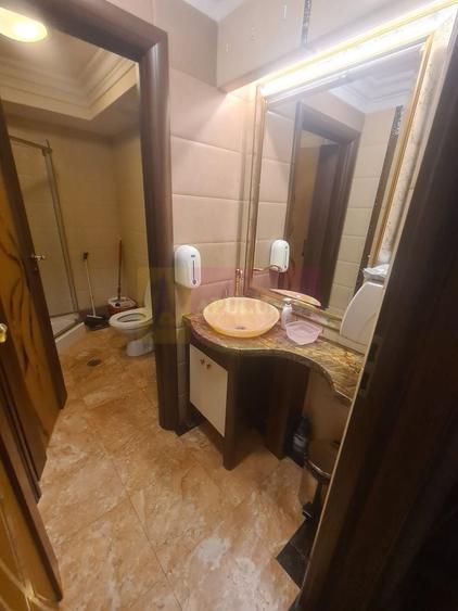 Apartament cu 3 camere de vanzare in Campina - Zona ultracentrala - 24