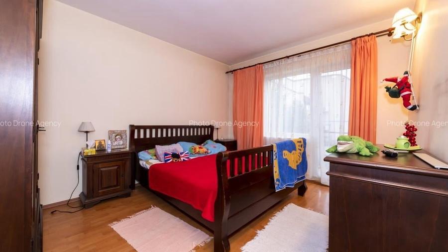 Duplex confortabil la Padure-Rosu, 273 mp construiti, 199 mp teren, P+1+M, 5 cam - 12