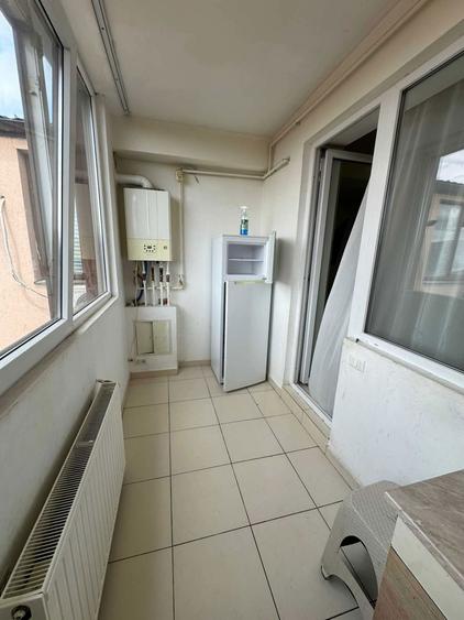 Garsoniera spatioasa cu pat matrimonial si canapea | Militari Residence - 8
