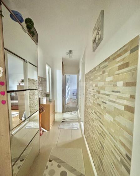 Apartament 3 camere, decomandat, et. 7/9, zona Gh. Lazar -I - 2