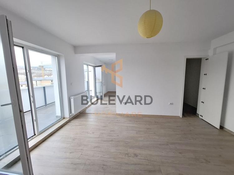 Spatiu de birou 62.5 mp + terasa 32 mp, parcare - 8