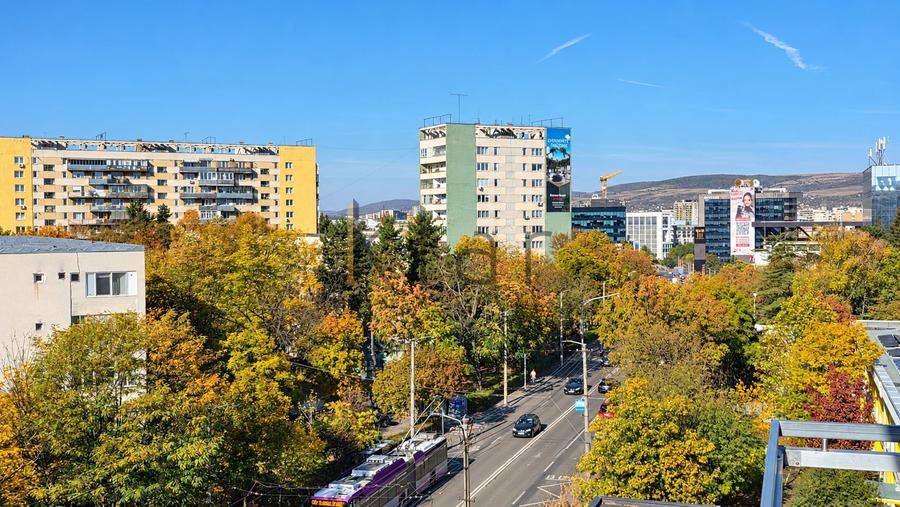 Apartament cu 3 camere semidecomandat, mobilat în Gheorgheni