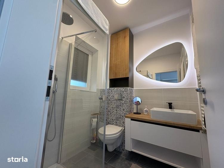 Casă cu 4 camere cu Teren 70 Mp în Central