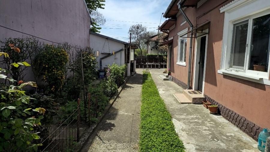 Casa primitoare cu 4 camere si 2 bai in Targoviste Renovata, izolata,cu posibilitatea de extindere a constructiei,teren 400 mp, zona foarte linistit - 4