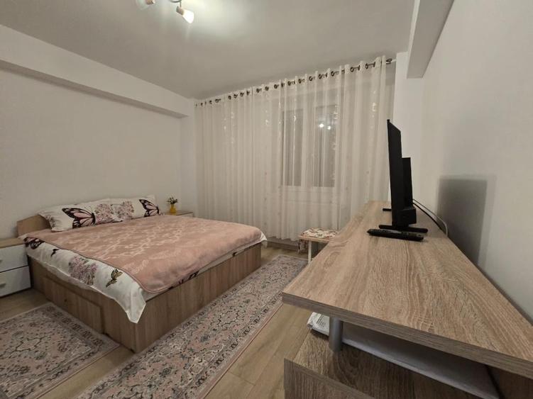 De vanzare Apartament 3 camere, zona Centru. - 11