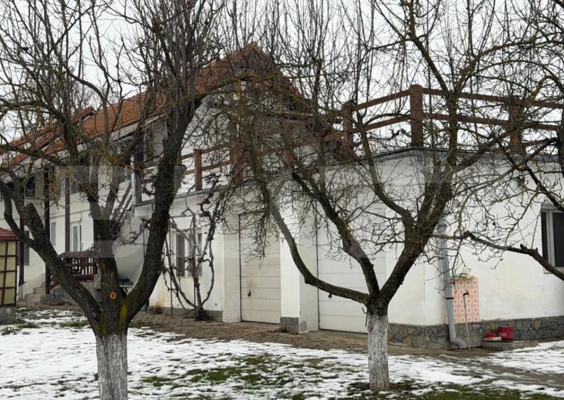 Casa de vanzare cu teren generos la doar 15 minute de - 6