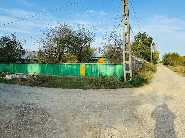 Casă cu 6 camere cu Teren 1100 Mp în Grindu