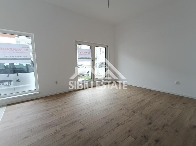 Apartament luminos, ideal locuință sau birou ,parter, 2 locuri parcare - 4