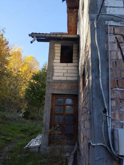 Casa si livada, de vanzare in localitatea Pausesti-Maglasi, sat Coasta. - 2