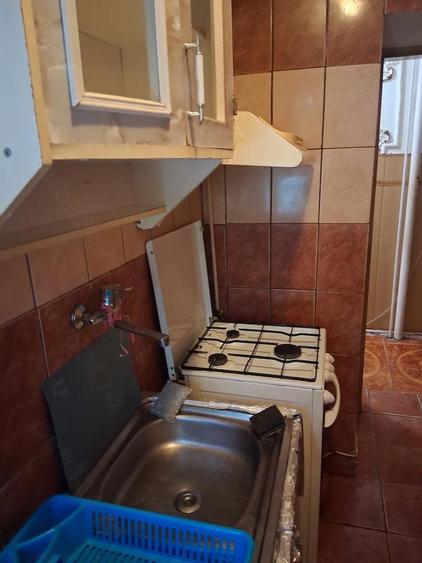 Inchiriez apartament 3 camere - 2