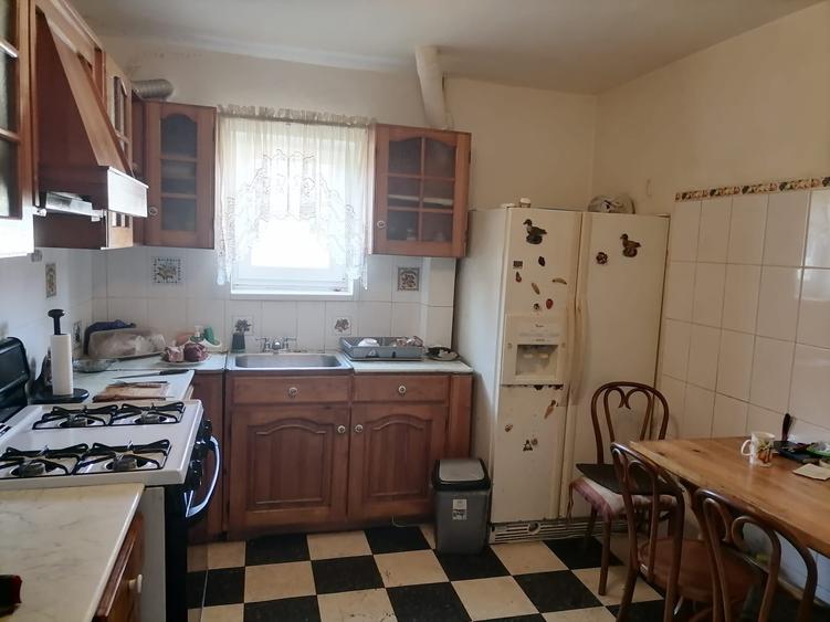 Vila S+P+1, cu teren mare, situata central in Eforie Sud, ideal pensiune. - 9