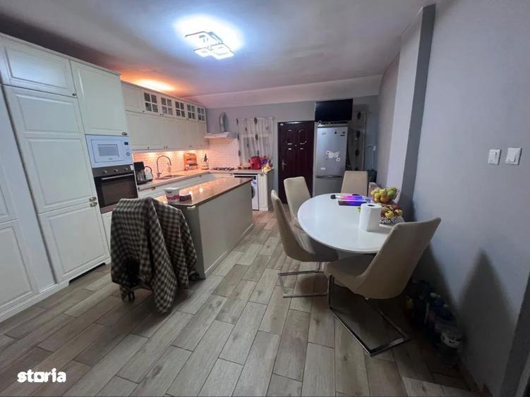 Casa de vanzare/ Ilfov- Afumati/ 8 camere - 6