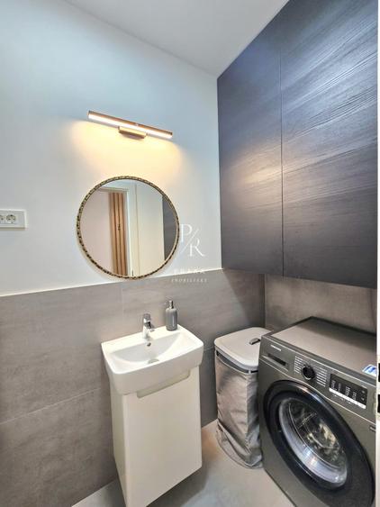 Apartament cu 3 camere semidecomandat, mobilat în Florești