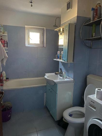 110 E,Doar pt 1 Fata,Colega de Apartament 3 Camere,Cu alte 2 Fete - 3