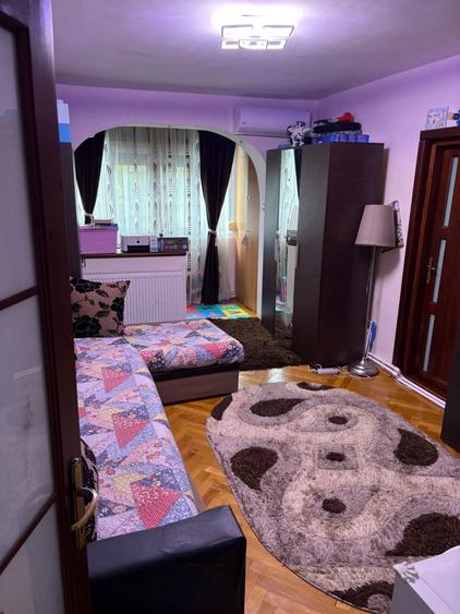 Apartament 2 camere mobilat, etaj 1, Micro 17 Galati 49,9 mp | Persoana fizica - 6