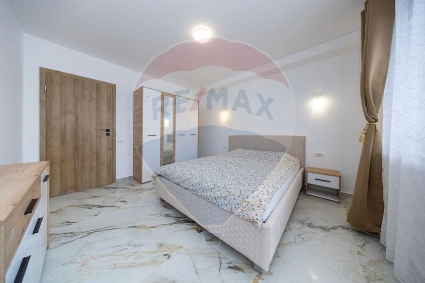 Casa cu 9 camere, teren 501 mp,  Harman! - 18