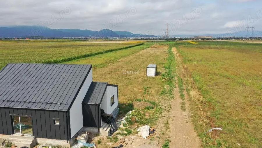Terenuri cartier Izvor cu bransamente la utilitati