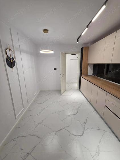 De vanzare apartament cu 4 camere, 2 bai , etajul 2, situat ultracentral - 1