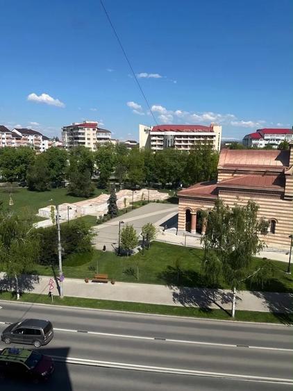Apartament cu 3 camere decomandat în Ultracentral
