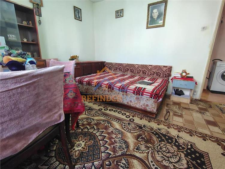 Apartament cu 3 camere decomandat în Sebastian