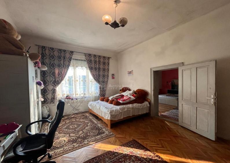 Sacu, Casa 426 Mp. Construiti, 6.500 Mp. Teren - 10