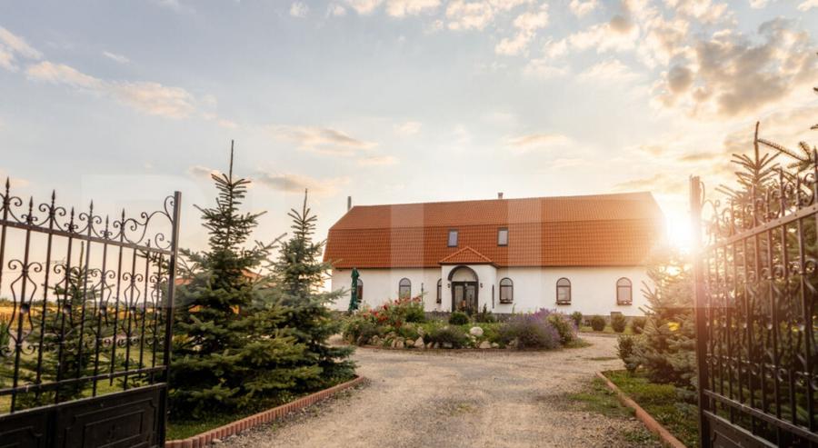 Conac de vanzare 7 camere cu bai proprii, crama, ciubar ? - 11