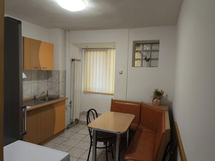 Inchiriez apartament 1 camera decomandat B-dul Dacia Oradea - 2