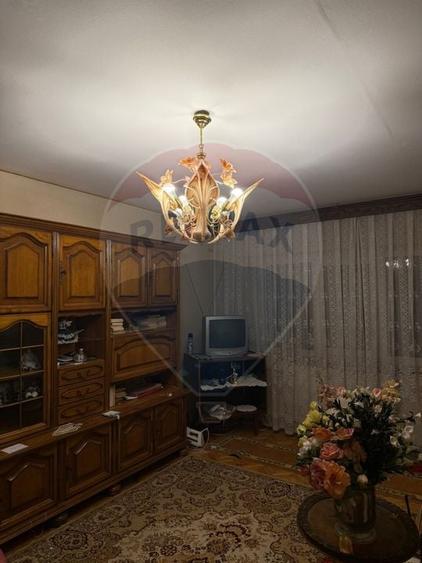 Apartament cu 3 camere de vânzare în zona Central - 3